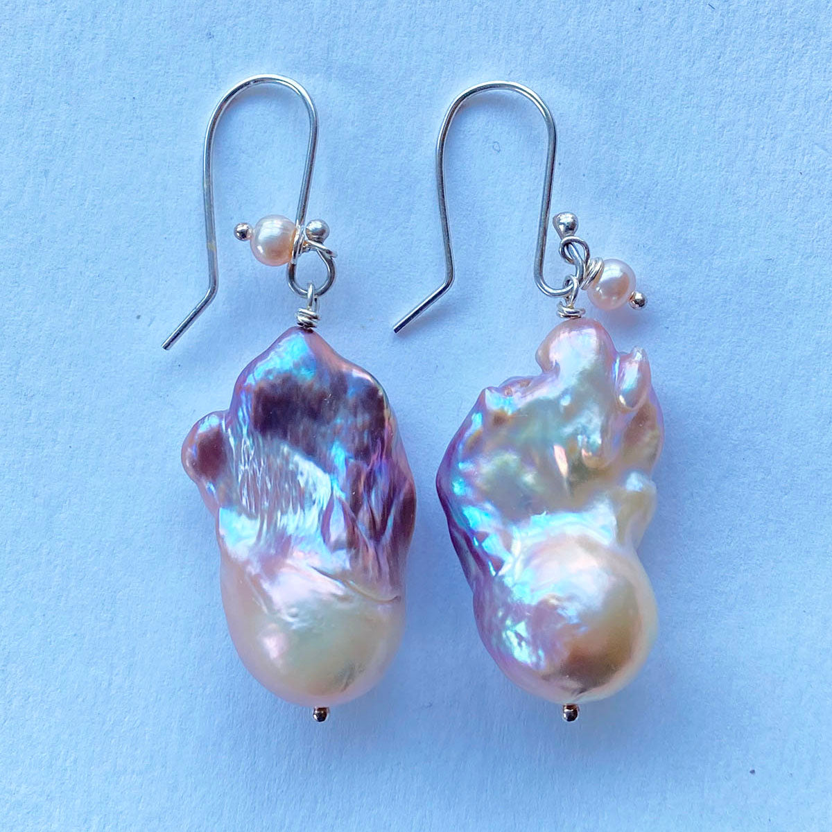17-30mm Natural Deep Lavender and Peach Fireball Pearl Earrings by Linda Queally