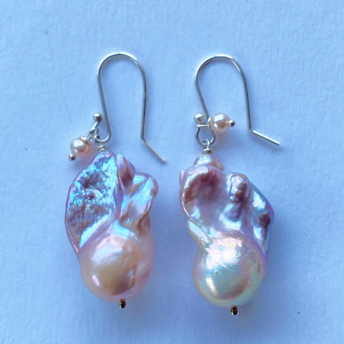 17-30mm Natural Deep Lavender and Peach Fireball Pearl Earrings by Linda Queally