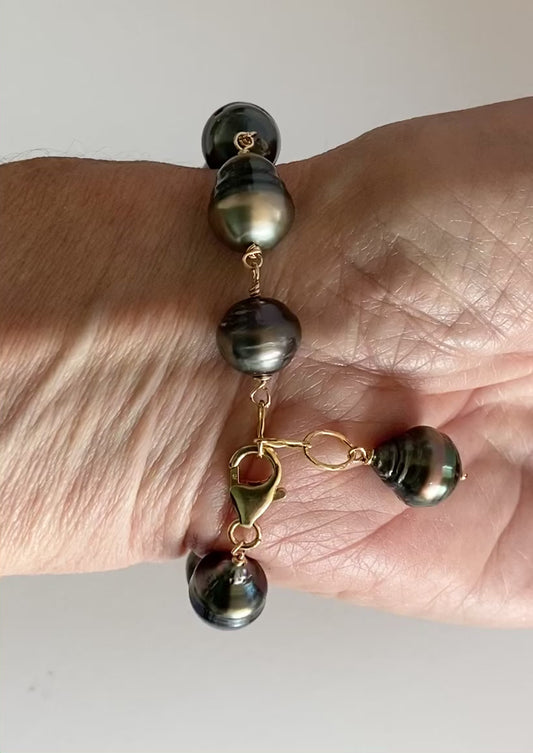 Deep Grey Tahitian Circle Pearl Bracelet on 14k GF Wire by Linda Queally